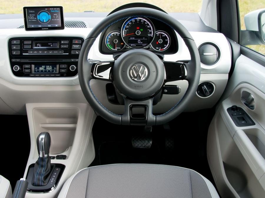  Volkswagen e-up! 2013 года  (UK) (фото 12 из 19)